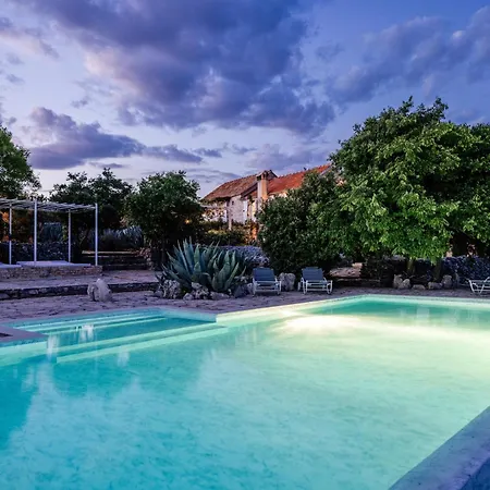 Outstanding Hvar 4 Bedrooms Dvori Pogled Tennis Court