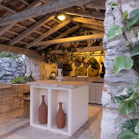 Outstanding Hvar 4 Bedrooms Dvori Pogled Tennis Court * ילסה